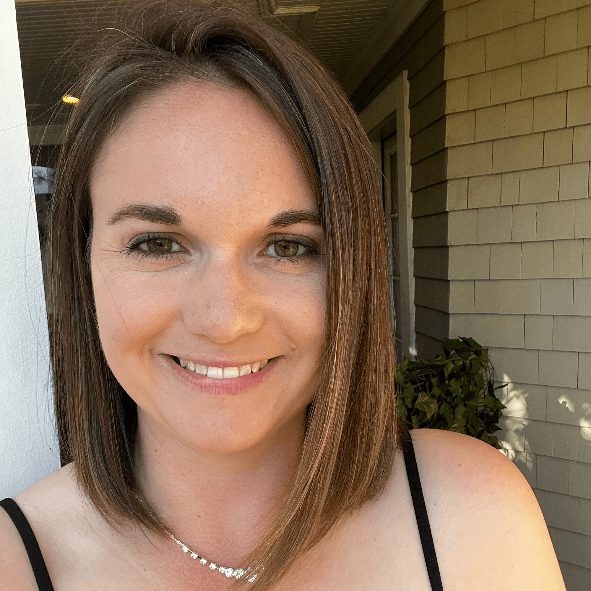 How a Solo Mom Designer Built a Six-Figure Printables Blog